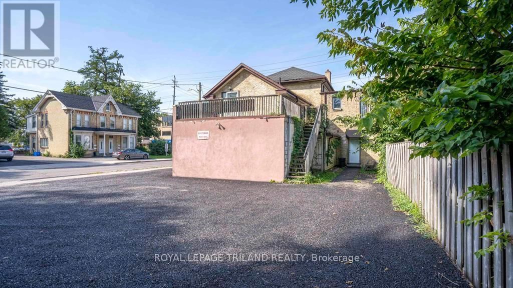 122 WHARNCLIFFE ROAD S Image 13