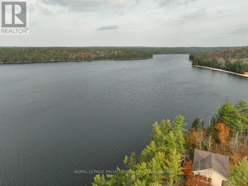 1067B SHAWENEGOG LAKE LANE Image 37