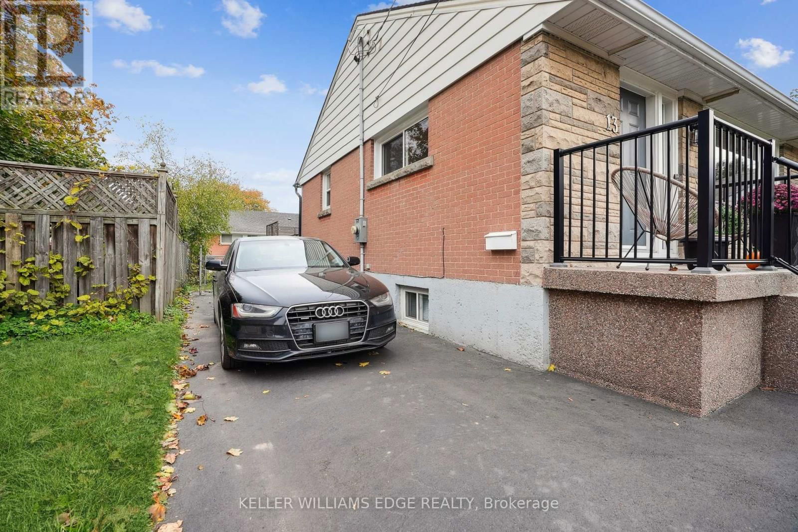 UPPER - 13 BEAUCOURT PLACE Image 33