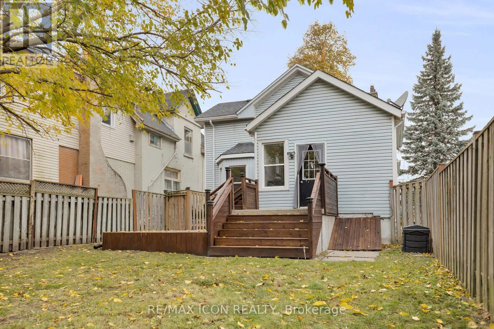 905 DUFFERIN AVENUE Image 35