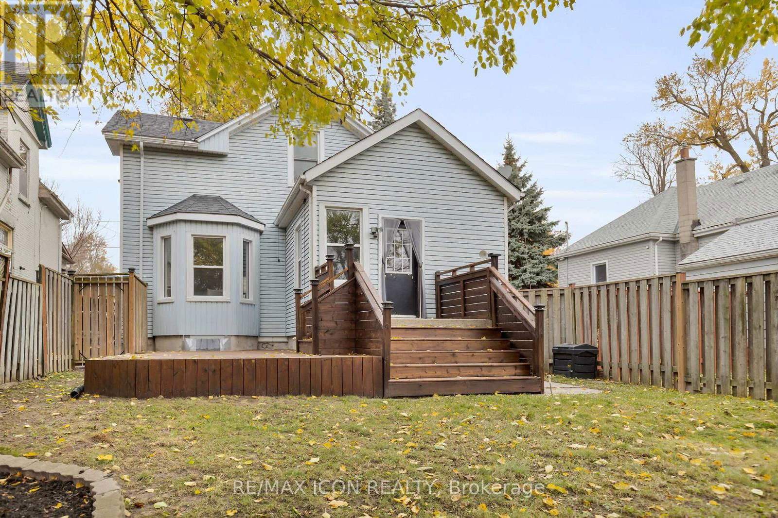 905 DUFFERIN AVENUE Image 36