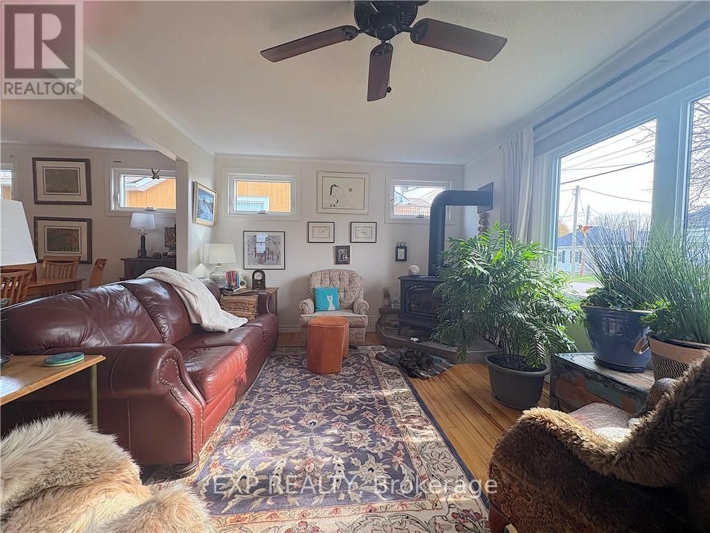 135 PETER STREET Image 3