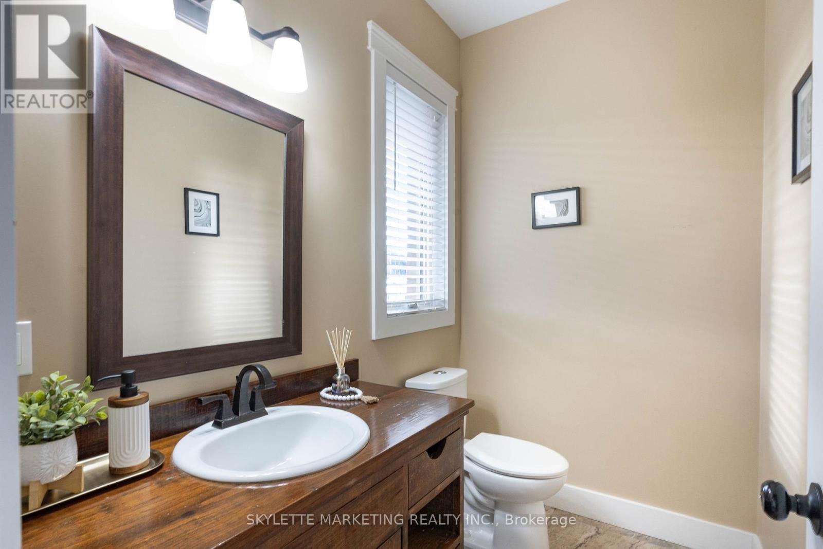 536 JULIANA DRIVE Image 16