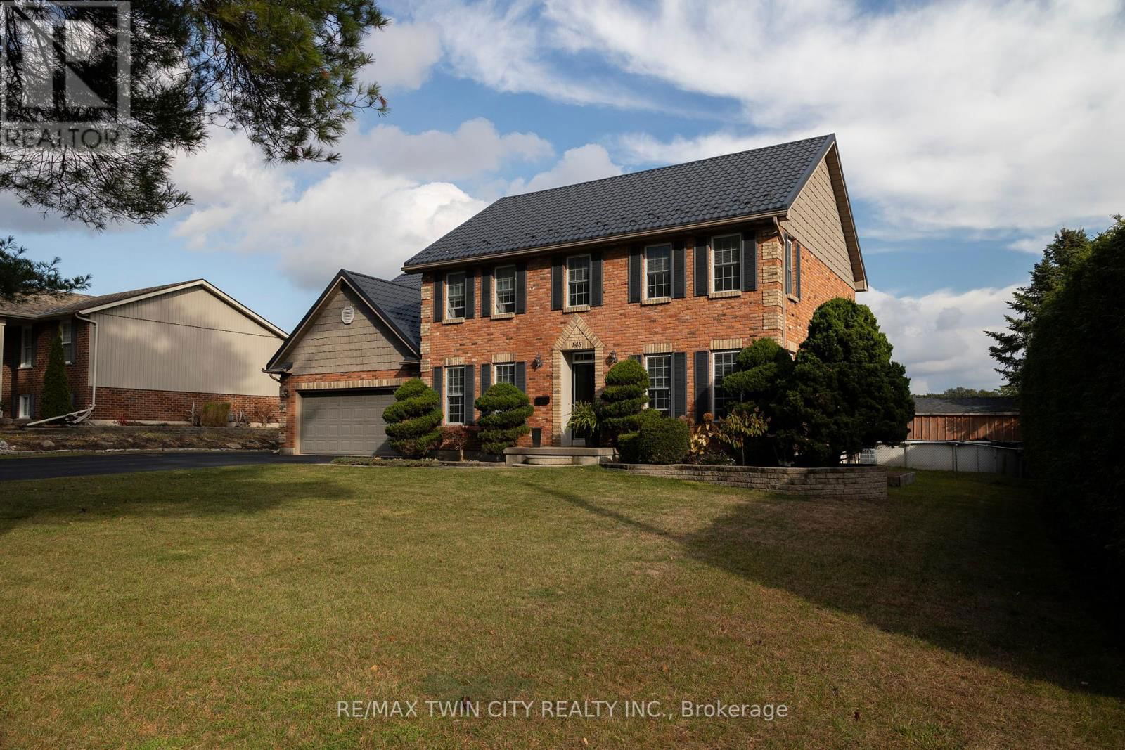 145 JOHN STREET SOUTH Image 2