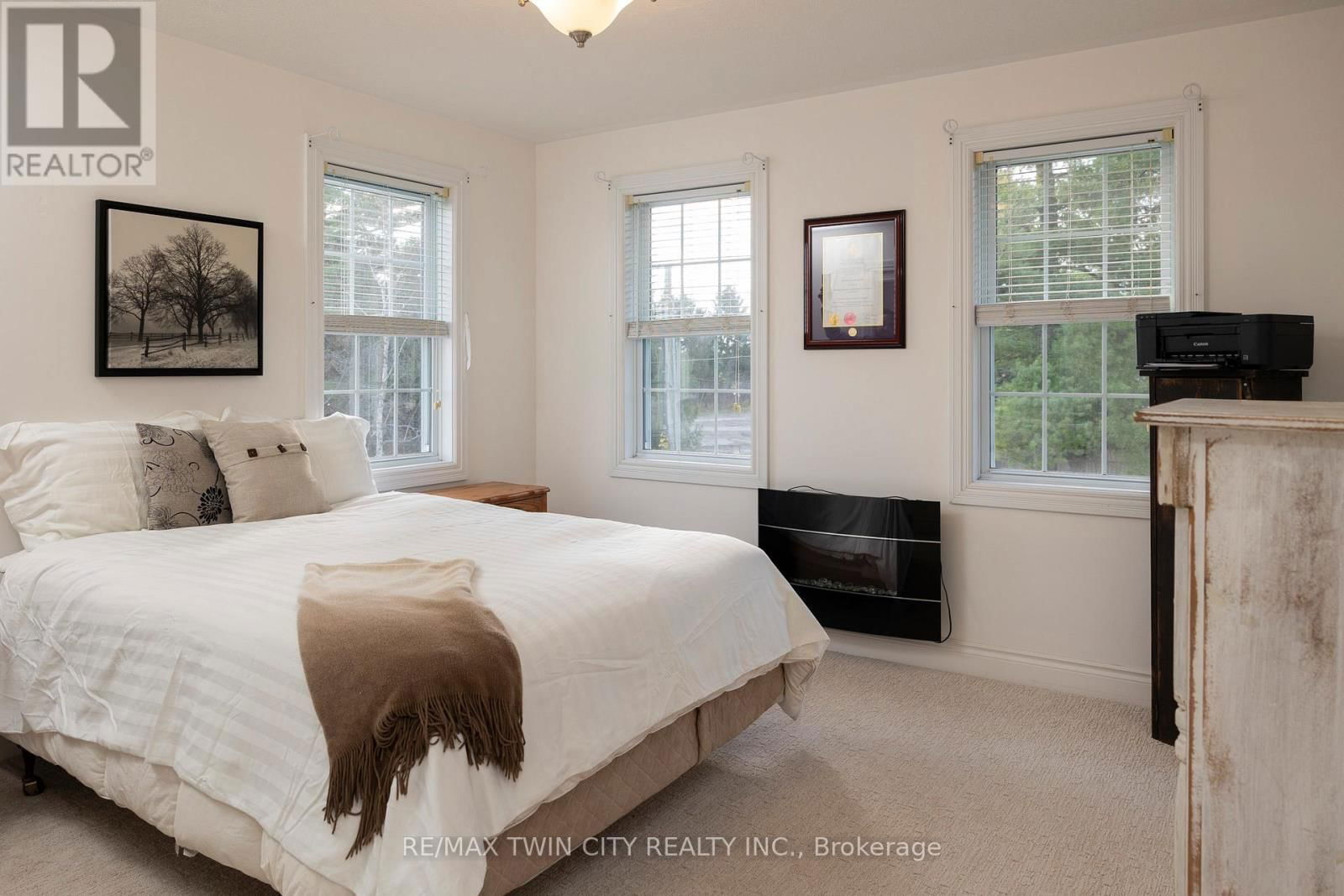 145 JOHN STREET SOUTH Image 24