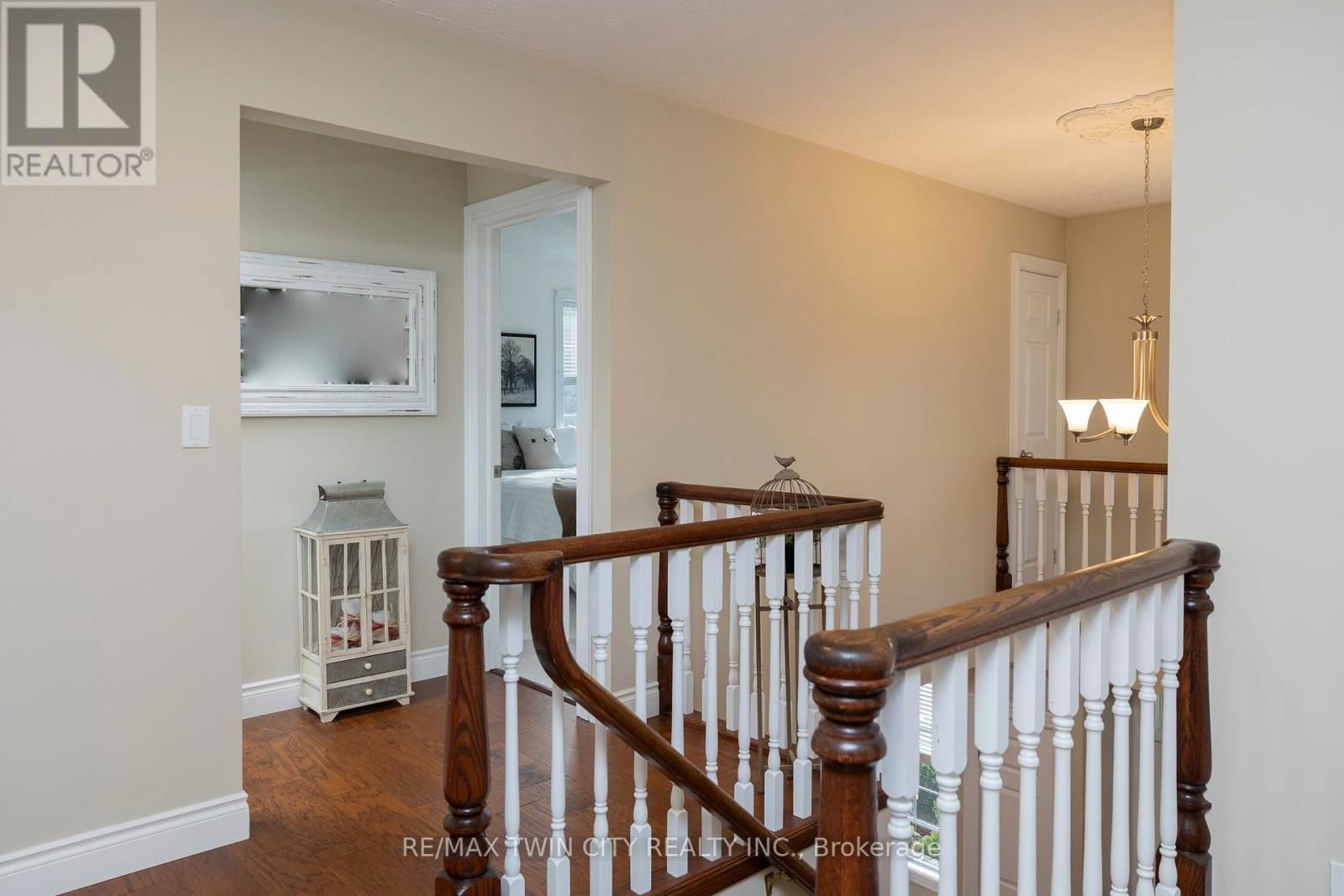 145 JOHN STREET SOUTH Image 25