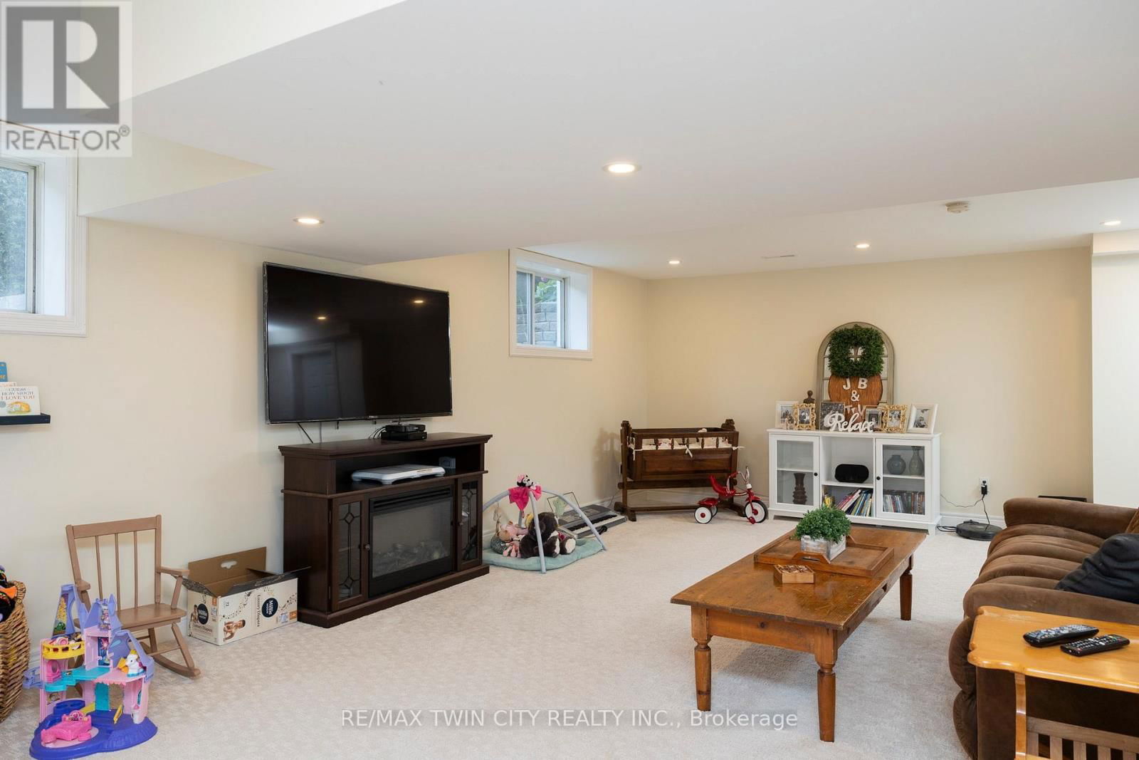 145 JOHN STREET SOUTH Image 26