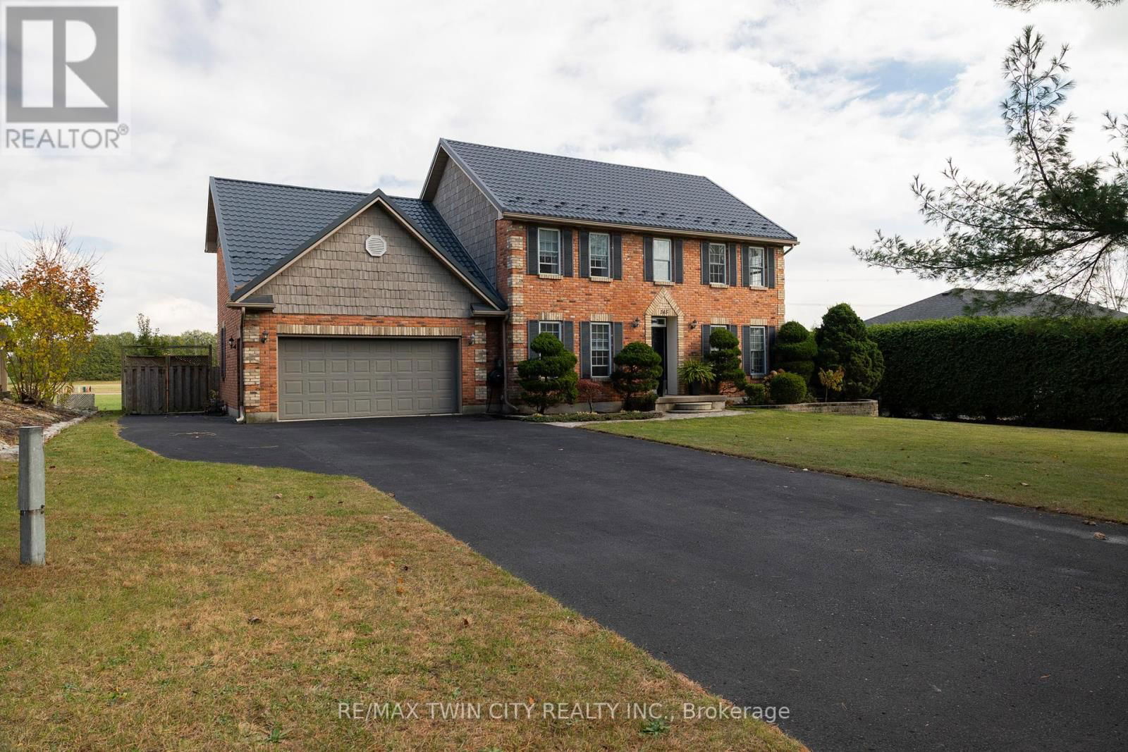 145 JOHN STREET SOUTH Image 3