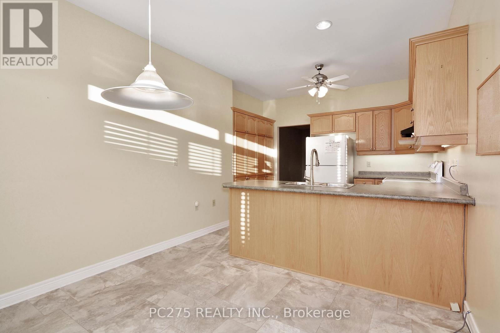 243 - 2025 MEADOWGATE BOULEVARD Image 12