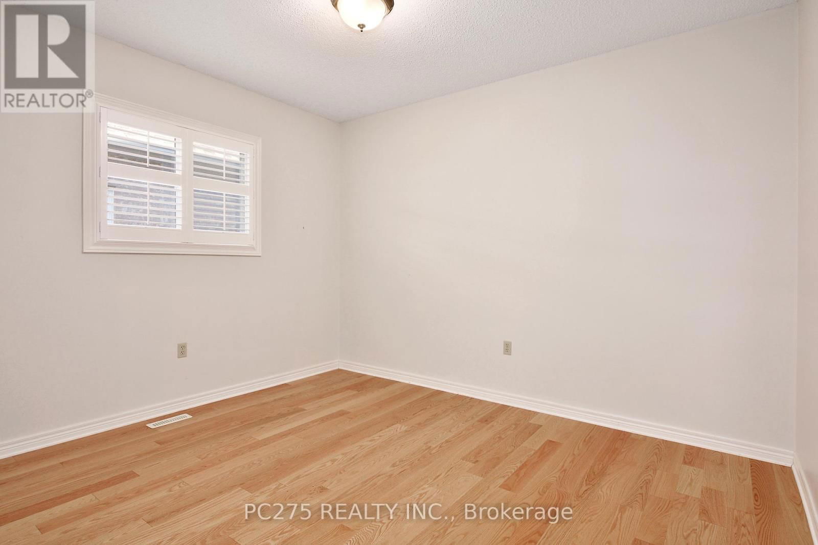 243 - 2025 MEADOWGATE BOULEVARD Image 16