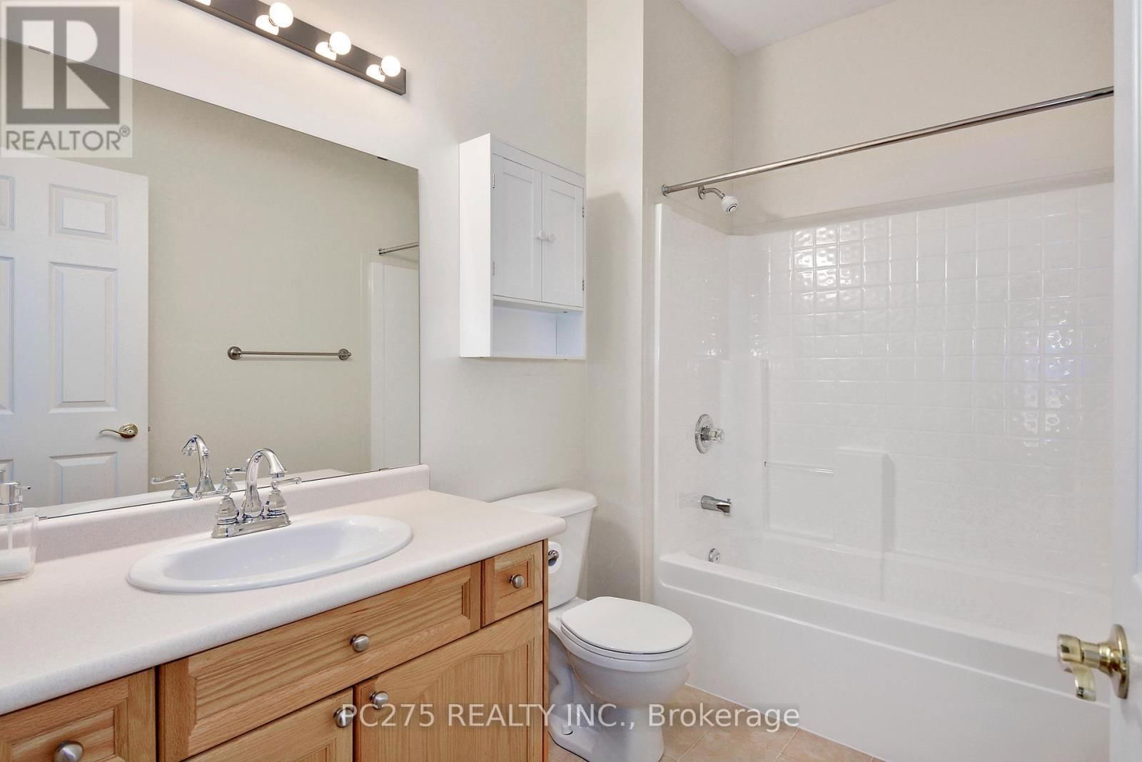 243 - 2025 MEADOWGATE BOULEVARD Image 18