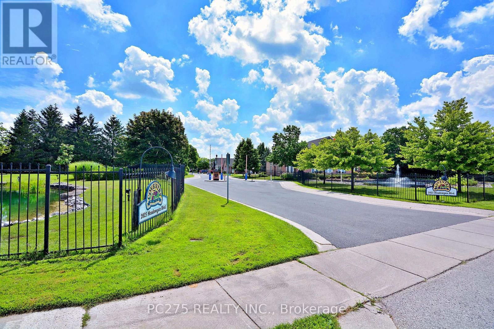 243 - 2025 MEADOWGATE BOULEVARD Image 35