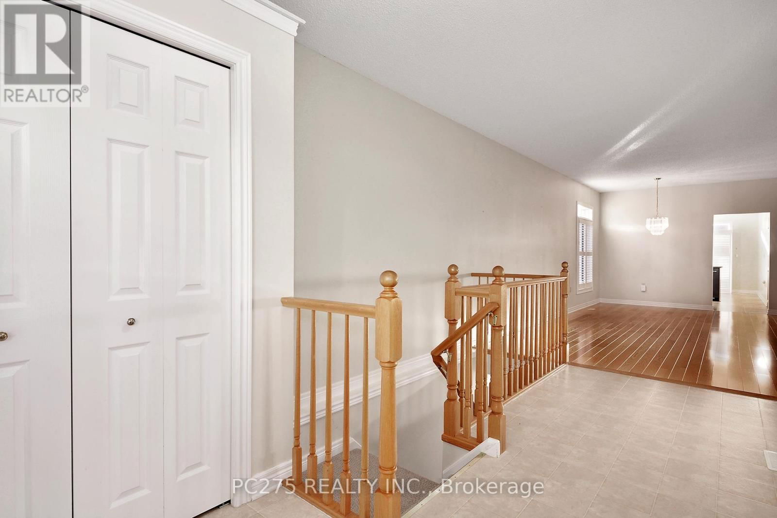 243 - 2025 MEADOWGATE BOULEVARD Image 5