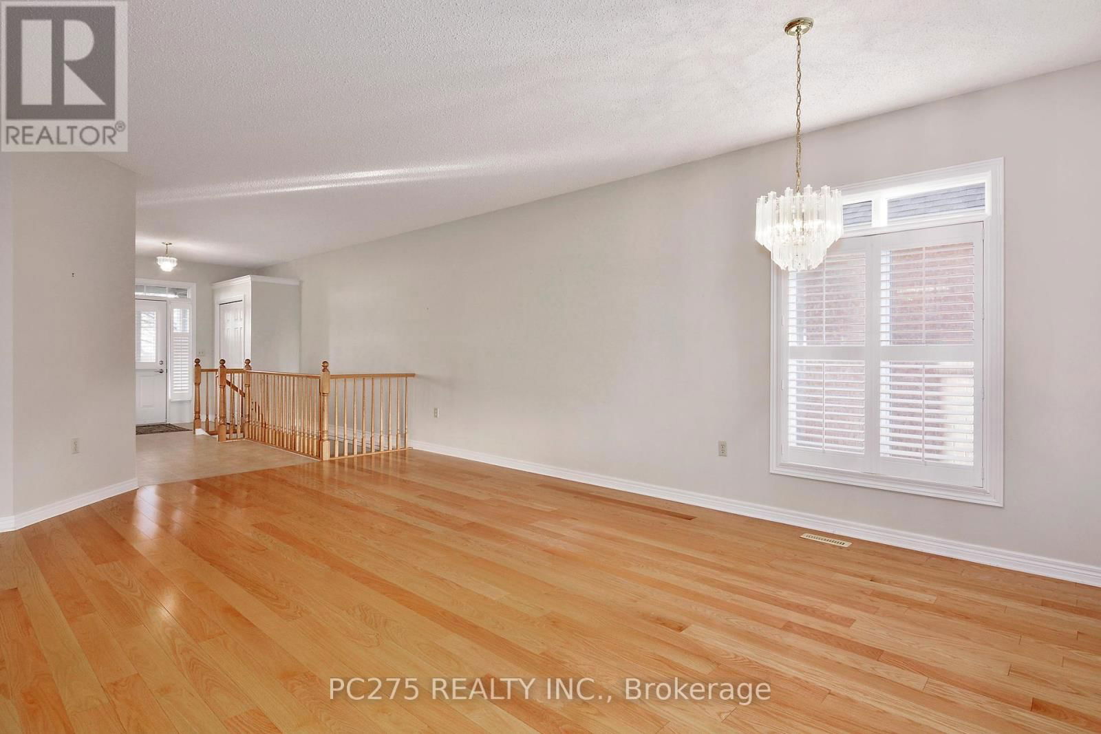 243 - 2025 MEADOWGATE BOULEVARD Image 7