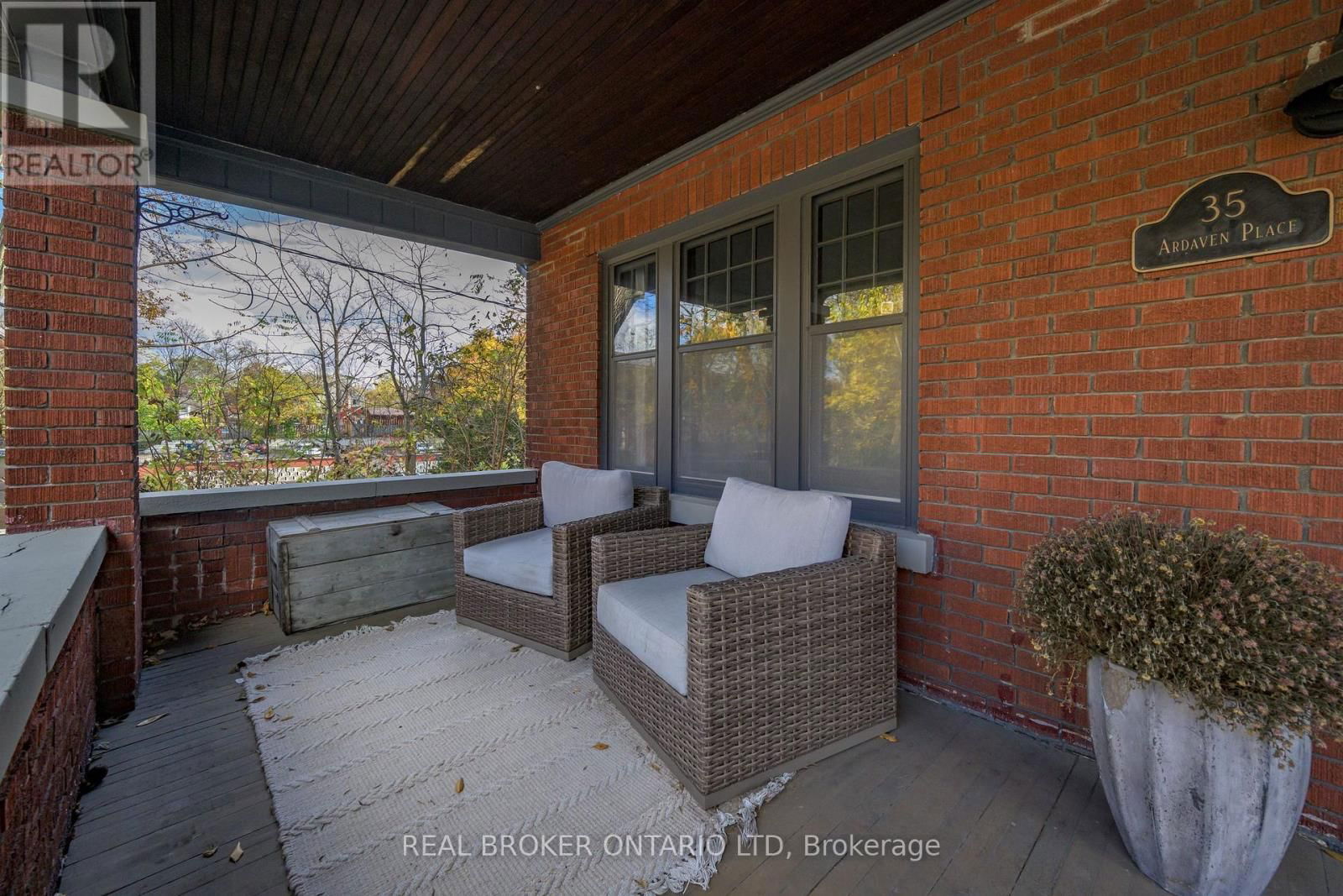 35 ARDAVEN PLACE Image 3