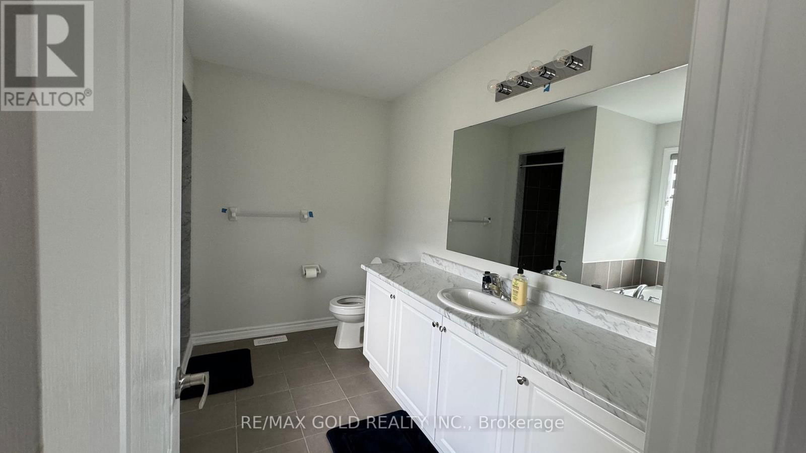 109 PALACE STREET Image 12