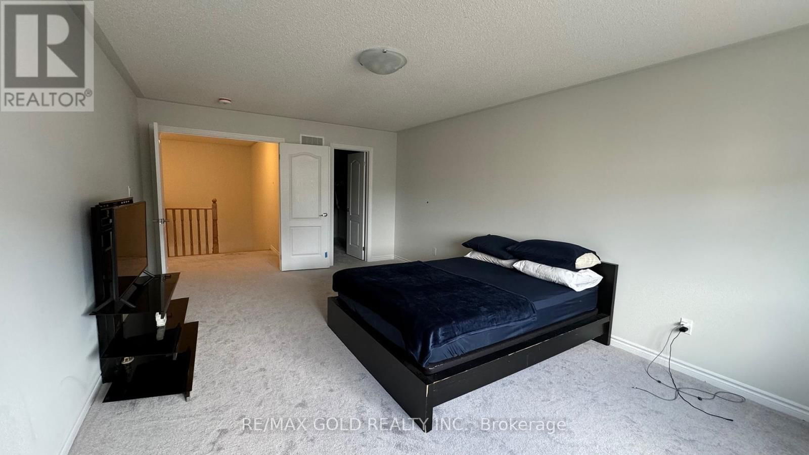 109 PALACE STREET Image 14