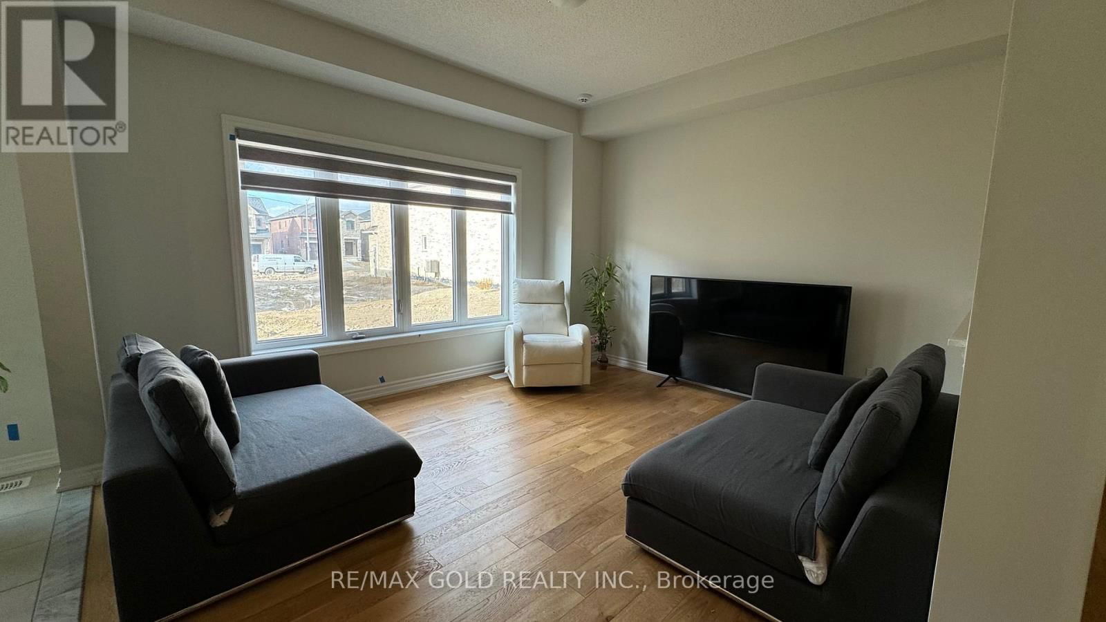109 PALACE STREET Image 9