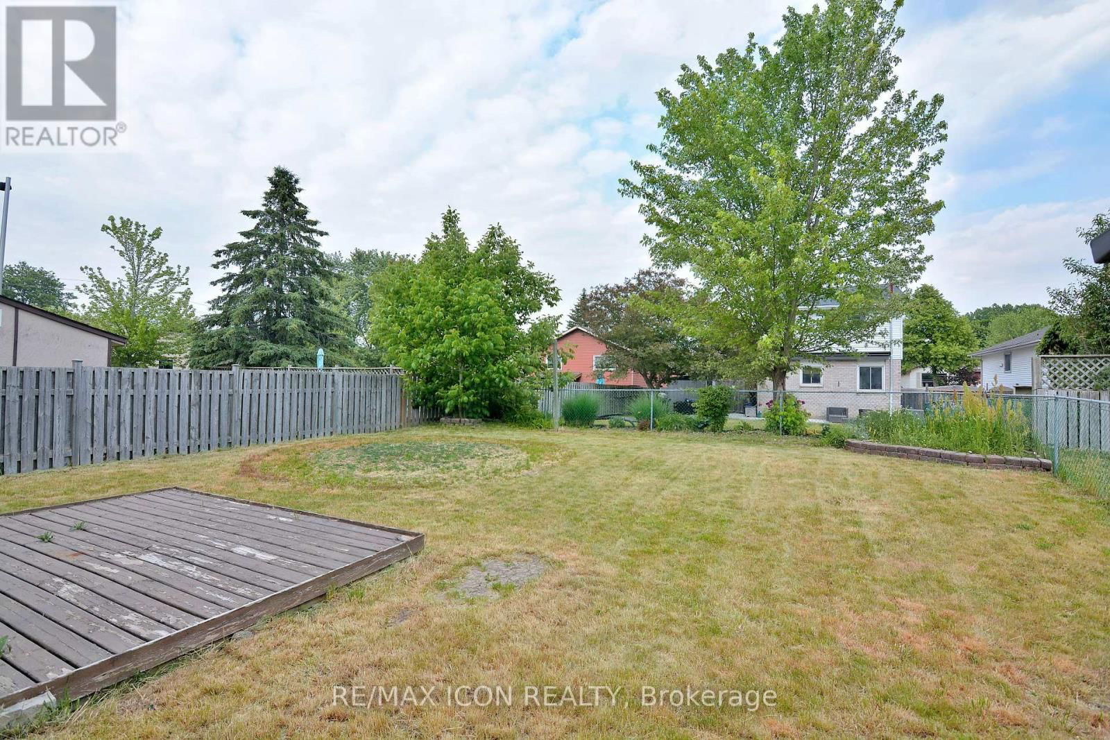 1470 ALDERSBROOK ROAD Image 30