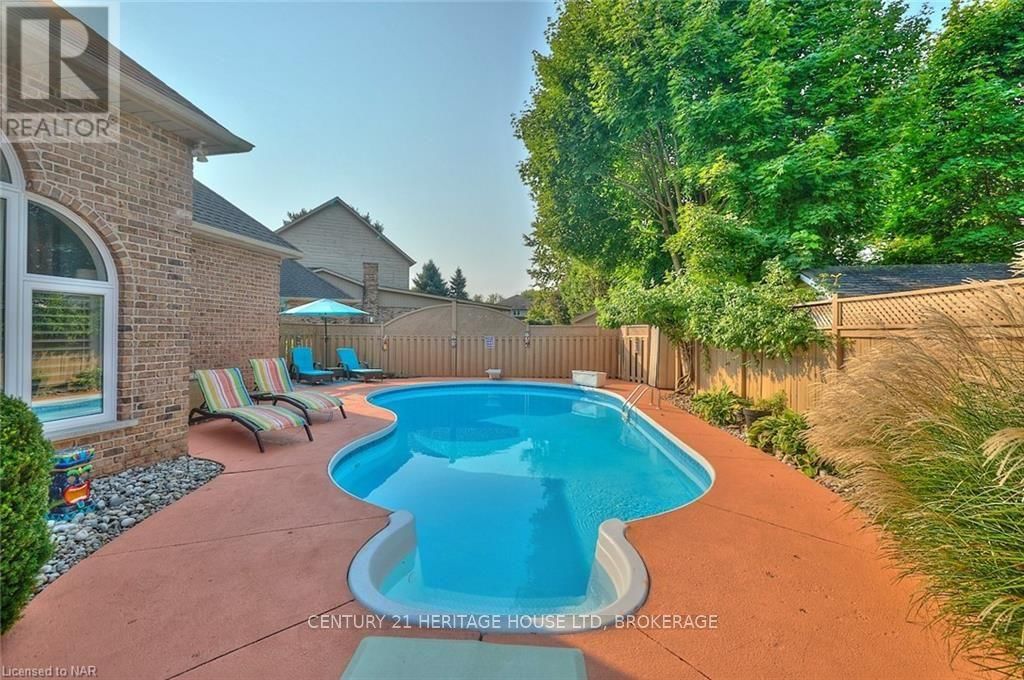 14 BROOKFIELD COURT Image 8