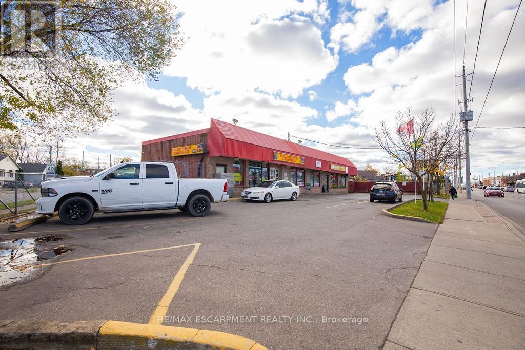 250 WELLAND AVENUE Image 24