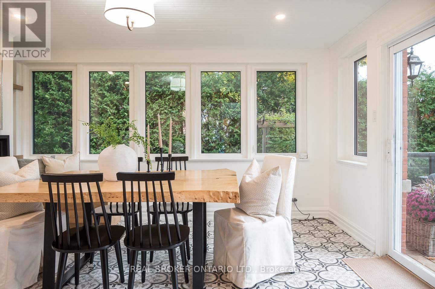 39 HENDERSON STREET Image 17