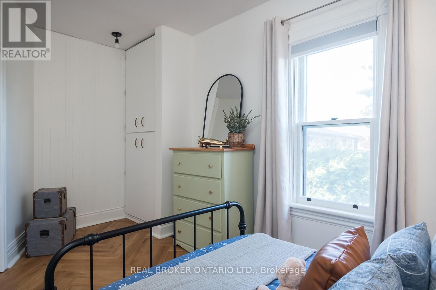 39 HENDERSON STREET Image 26