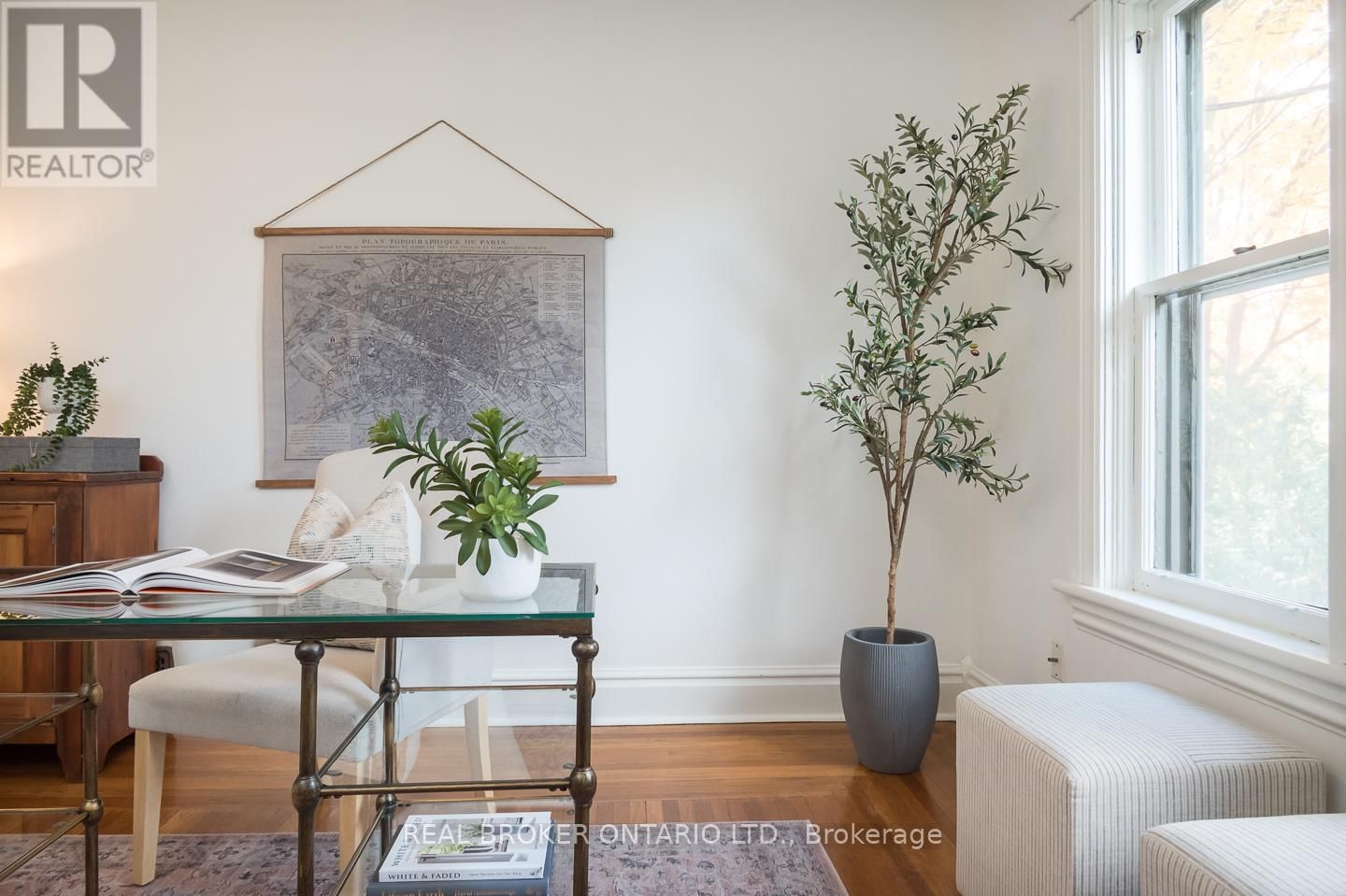 39 HENDERSON STREET Image 27