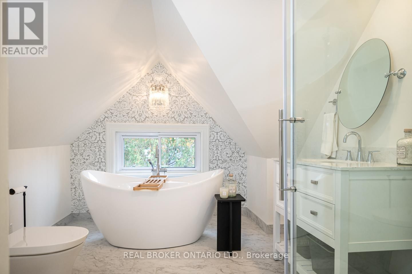 39 HENDERSON STREET Image 35