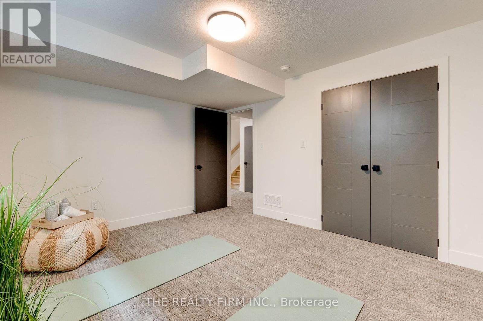 30 - 22701 ADELAIDE ROAD Image 28