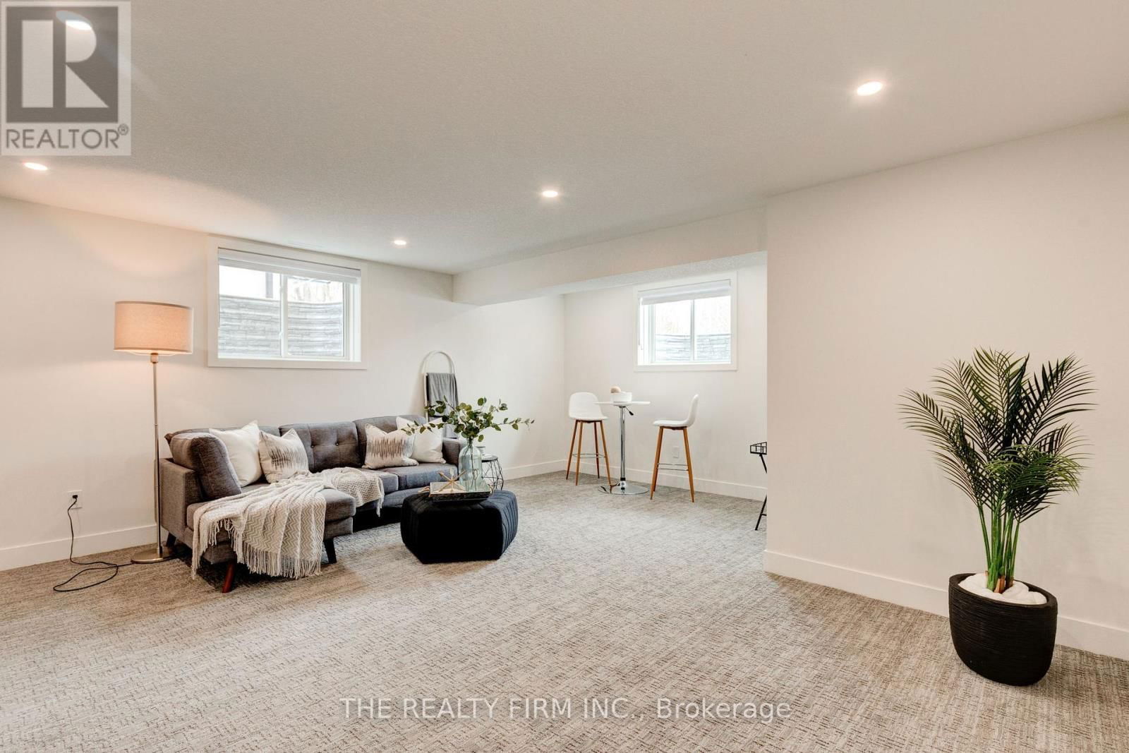 30 - 22701 ADELAIDE ROAD Image 31
