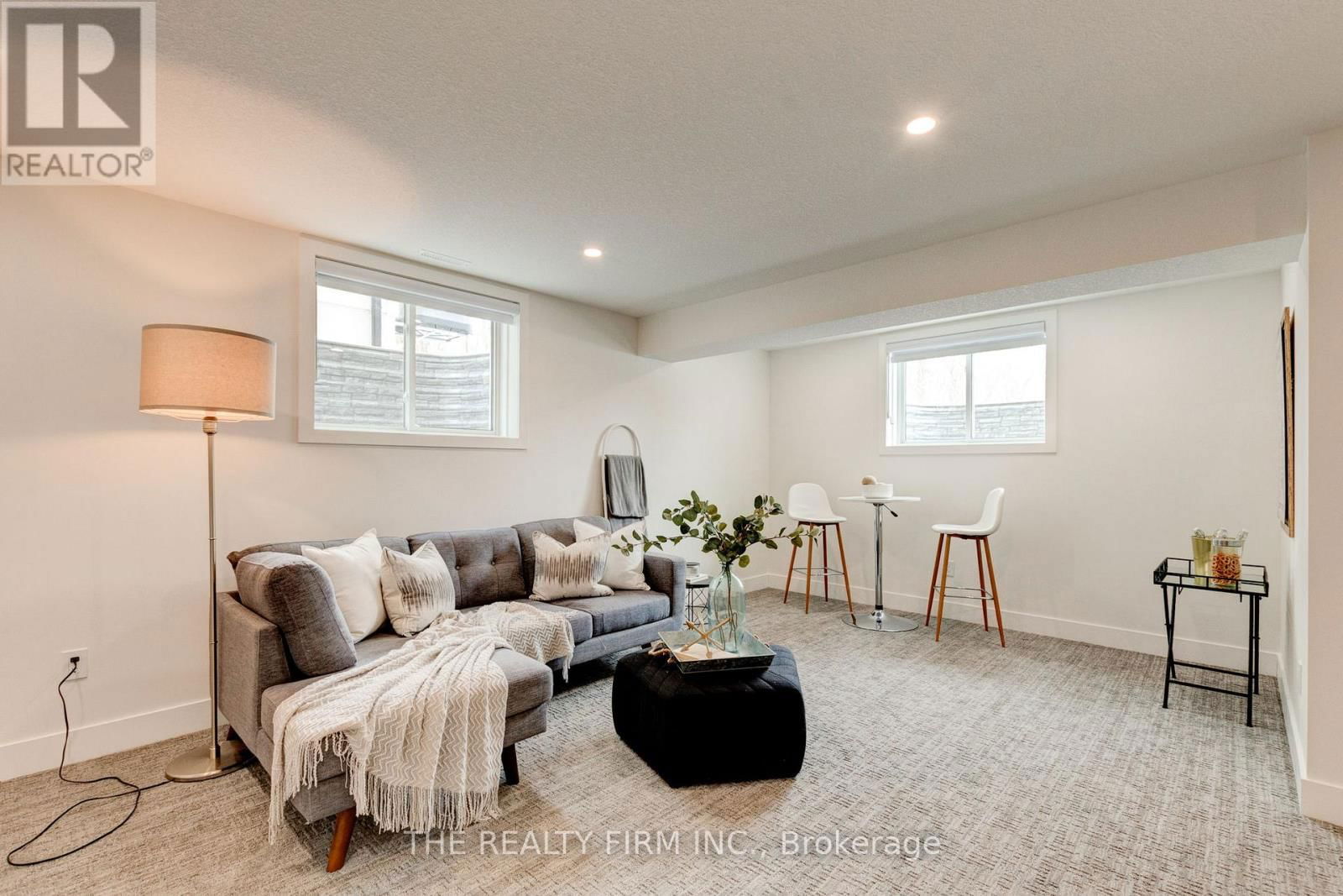 30 - 22701 ADELAIDE ROAD Image 32