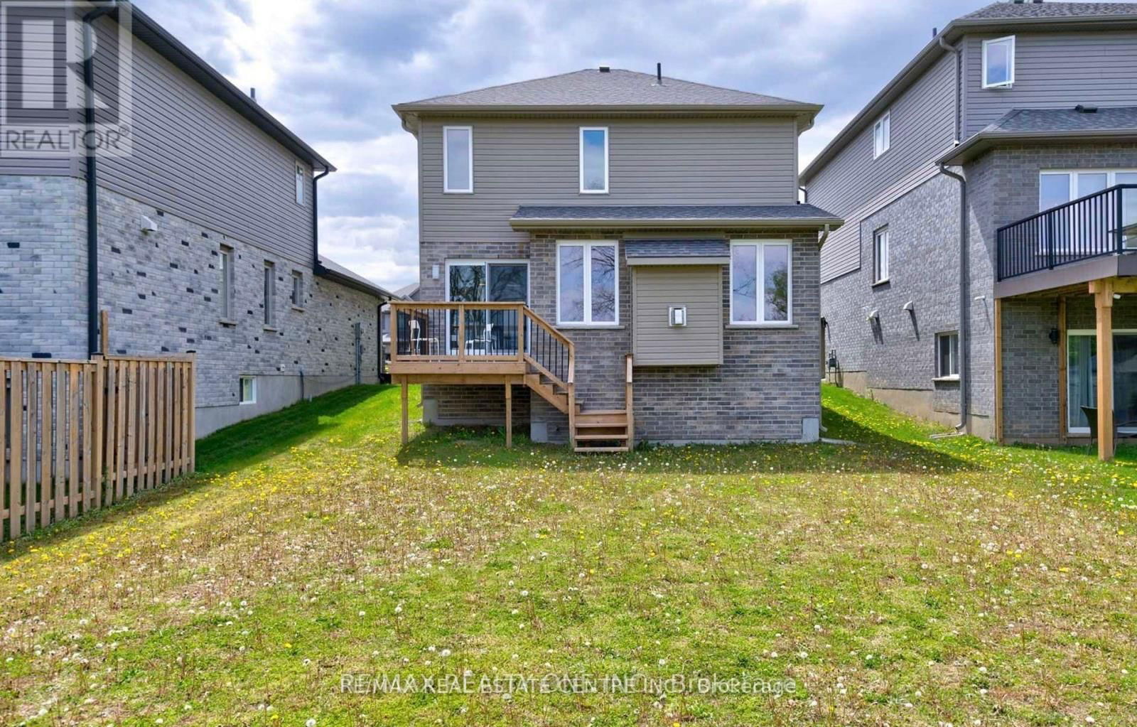 1573 HORSESHOE CRESCENT Image 11