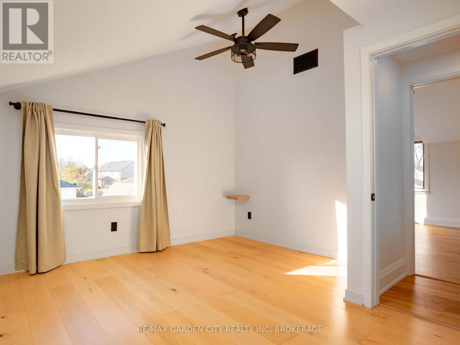 1076 LINE AVENUE Image 21