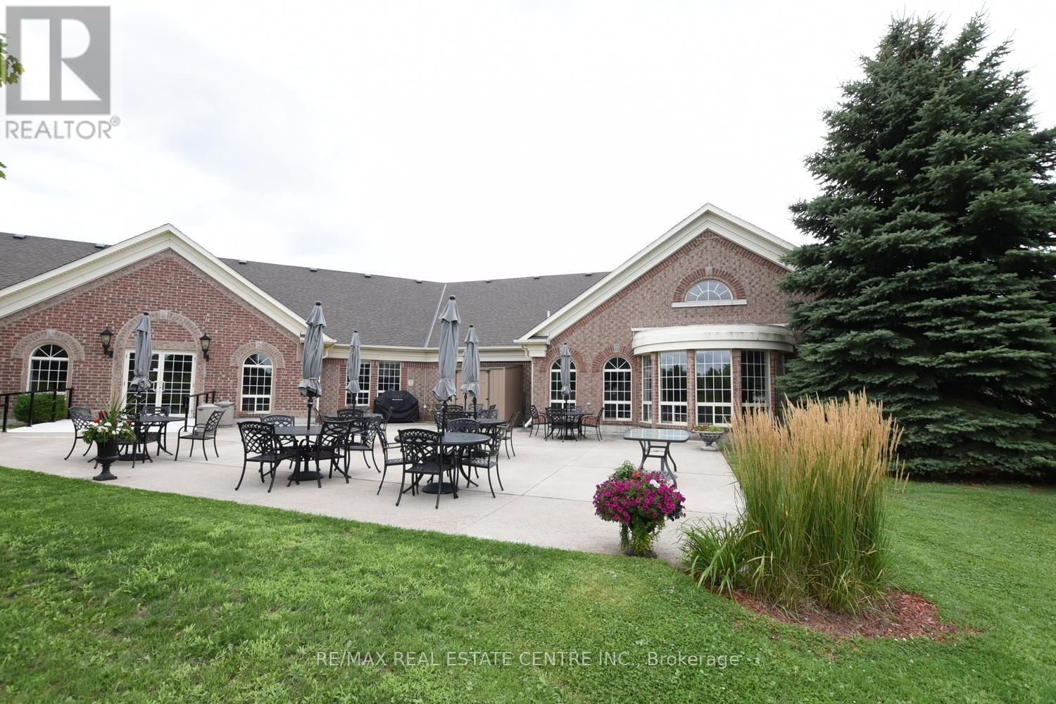39 TWENTY PLACE BOULEVARD Image 32