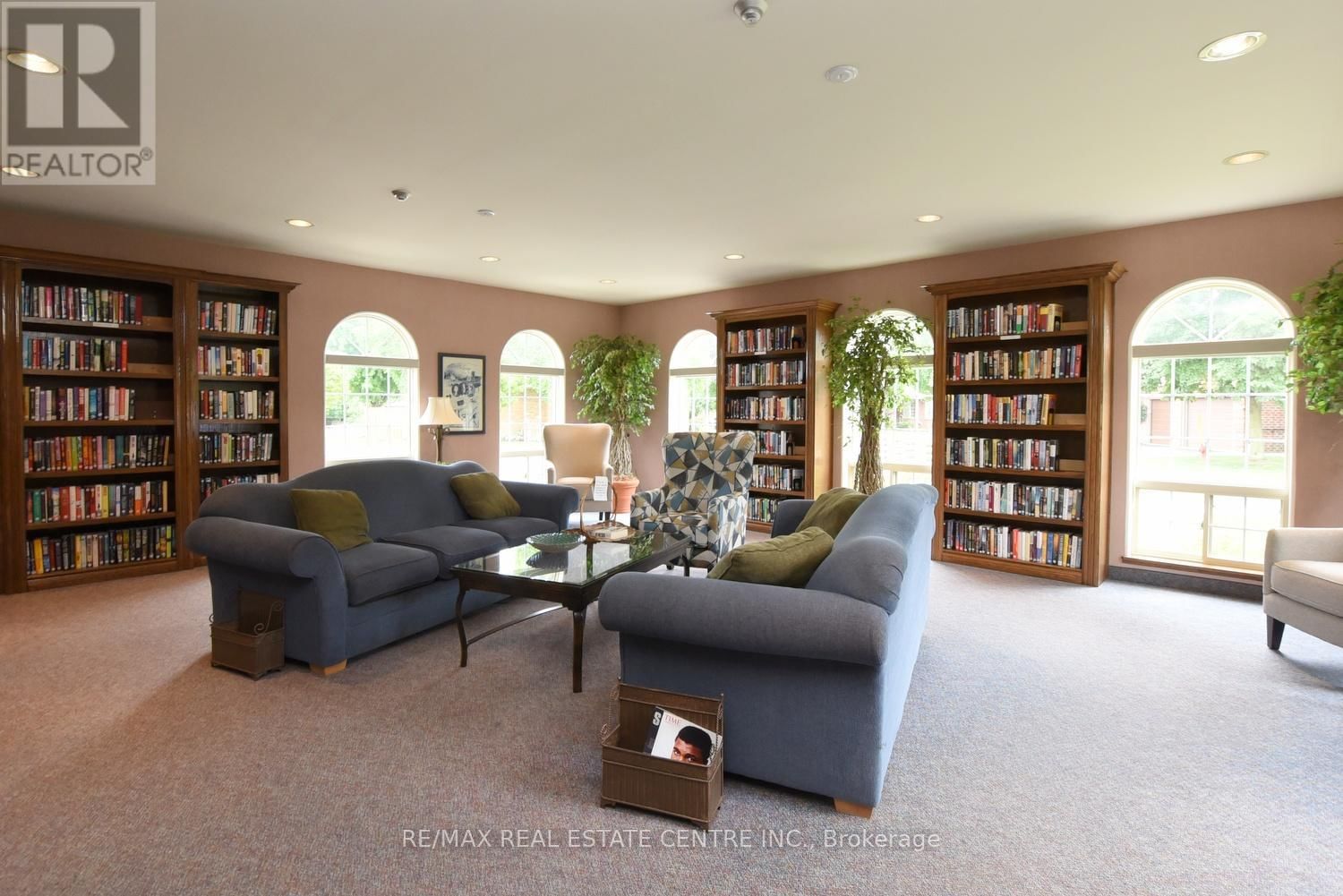 39 TWENTY PLACE BOULEVARD Image 37