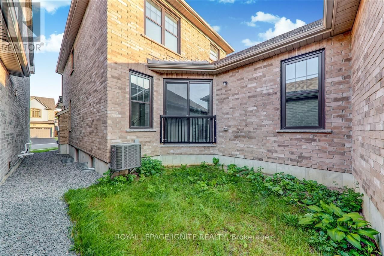 284 NOFTALL GARDENS Image 35