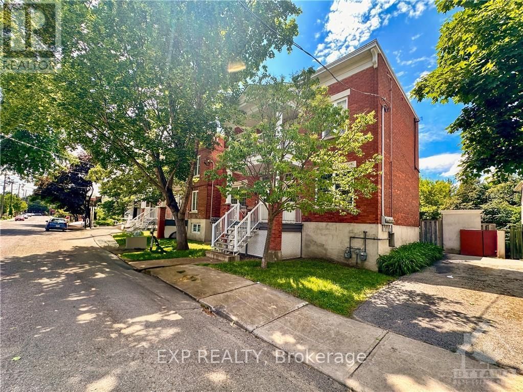 1 - 156 IVY CRESCENT Image 2