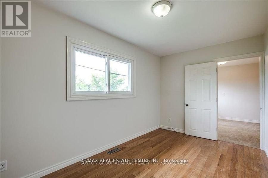 2 - 49 SELKIRK AVENUE Image 13