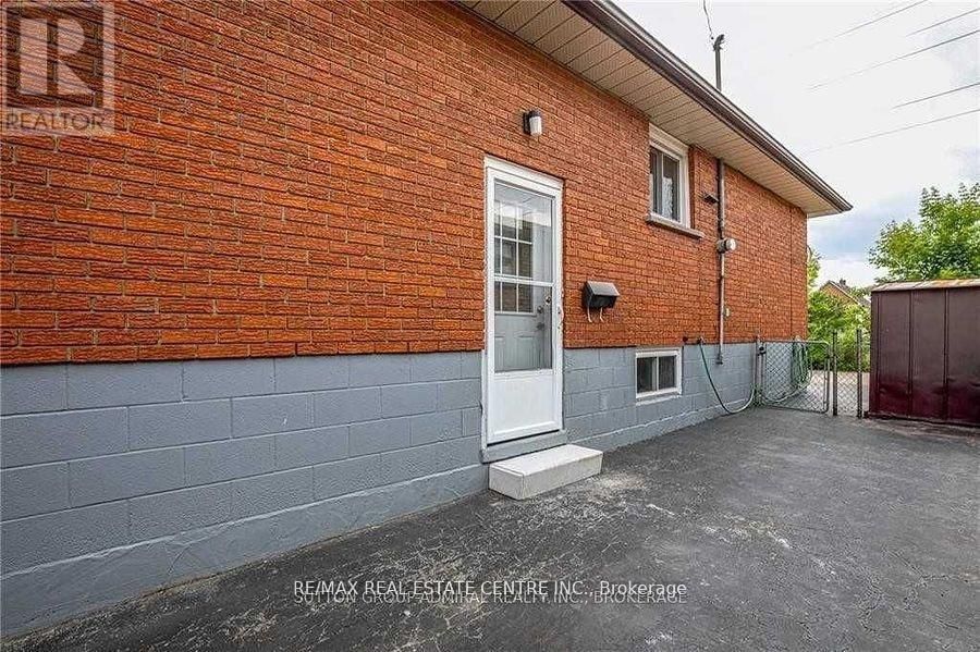 2 - 49 SELKIRK AVENUE Image 3