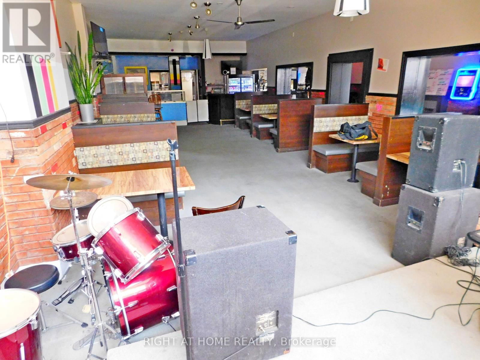 663 KING STREET EAST Image 21