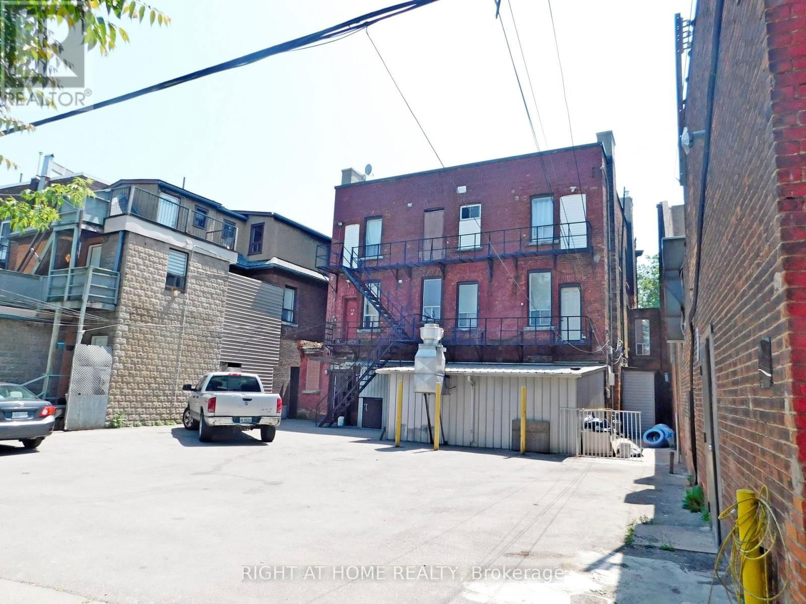 663 KING STREET EAST Image 30