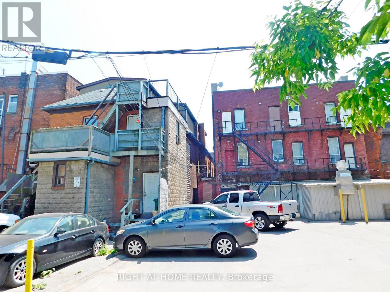 663 KING STREET EAST Image 31