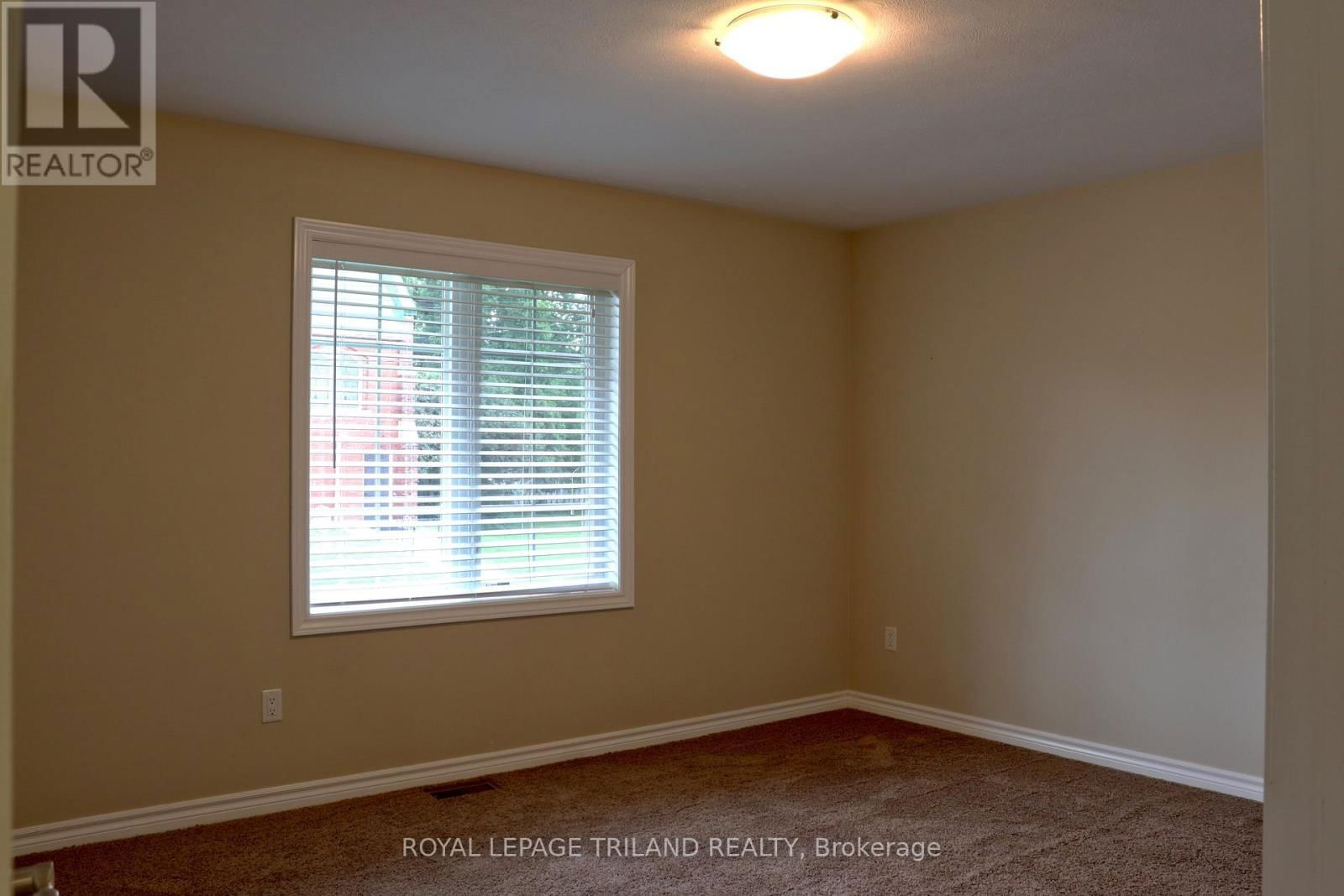 1052 BAY STREET Image 11