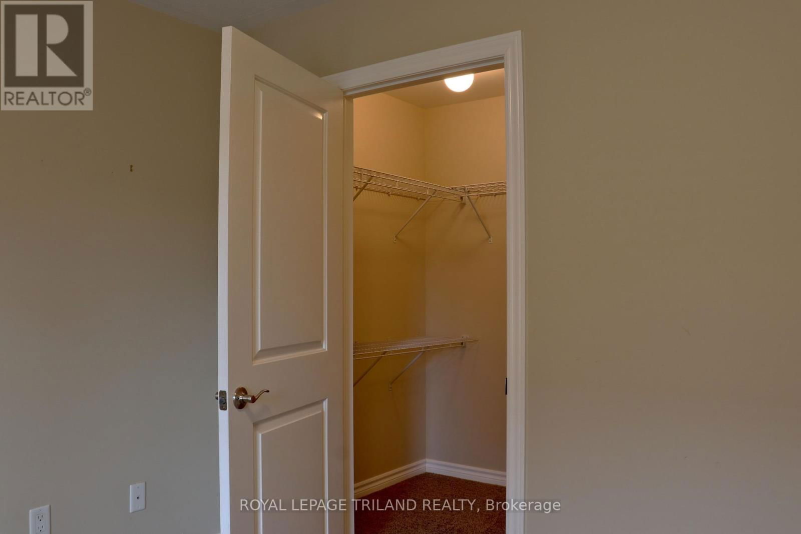1052 BAY STREET Image 12