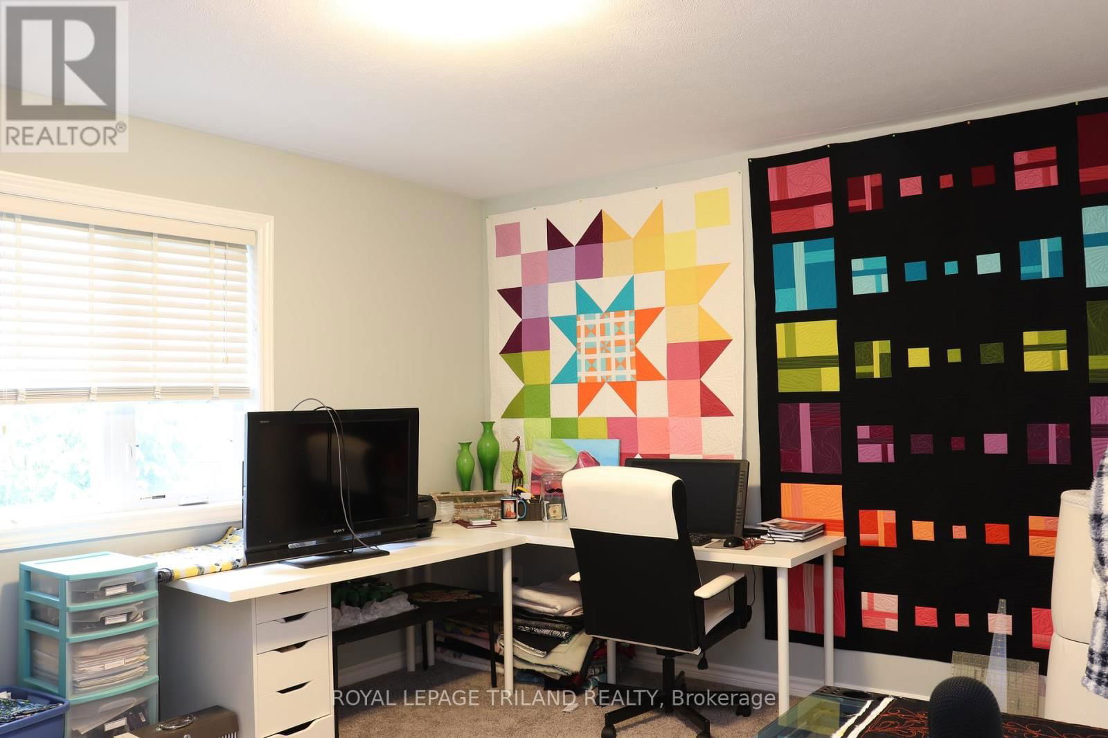 1052 BAY STREET Image 25