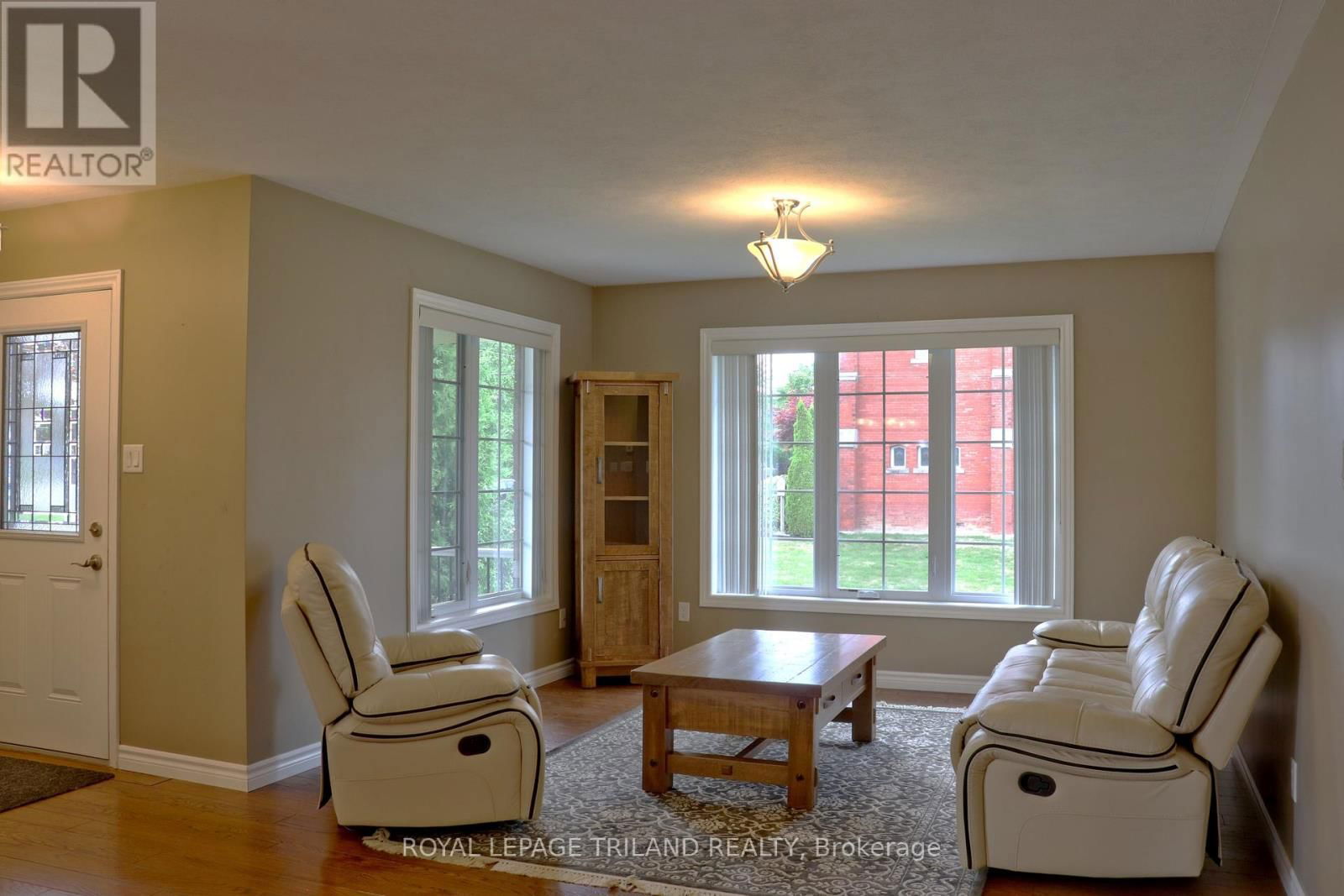 1052 BAY STREET Image 7