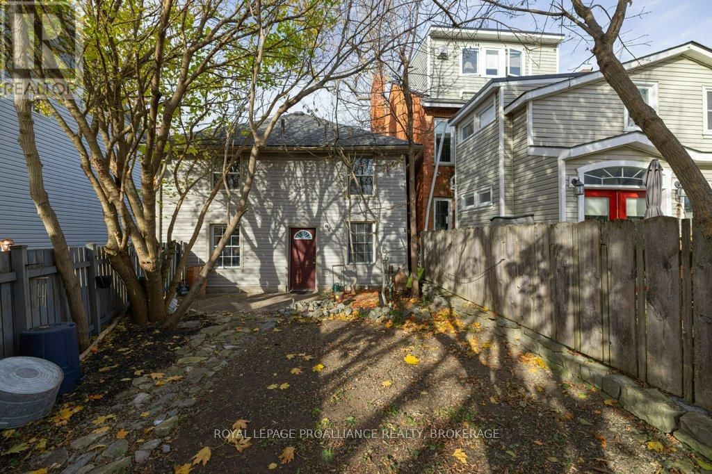 163 BAGOT STREET Image 8