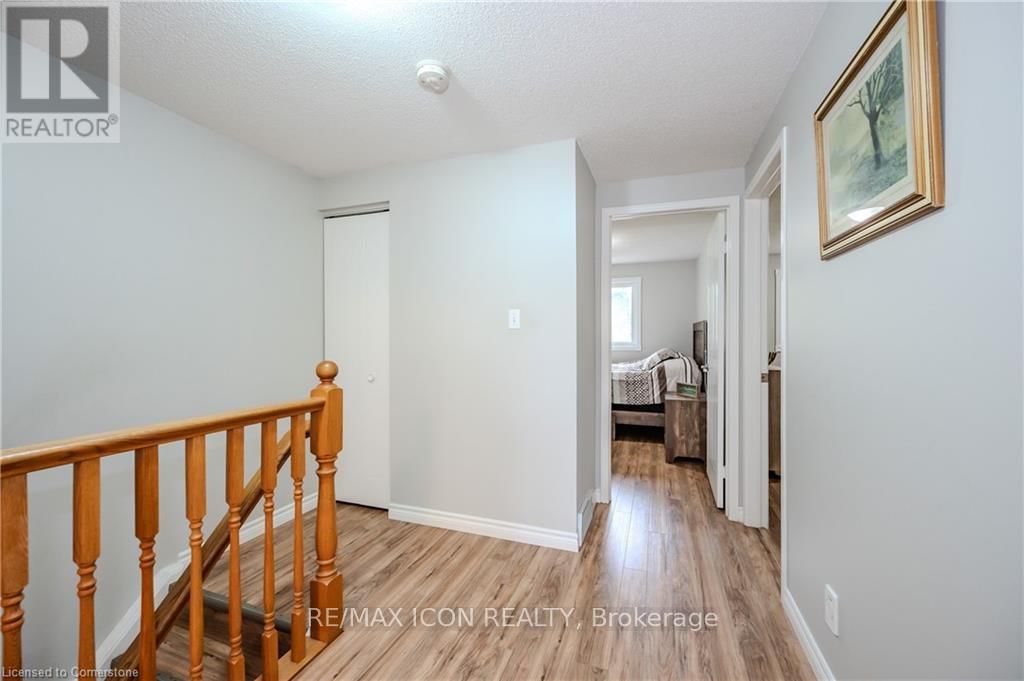 395 DOWNSVIEW PLACE Image 17