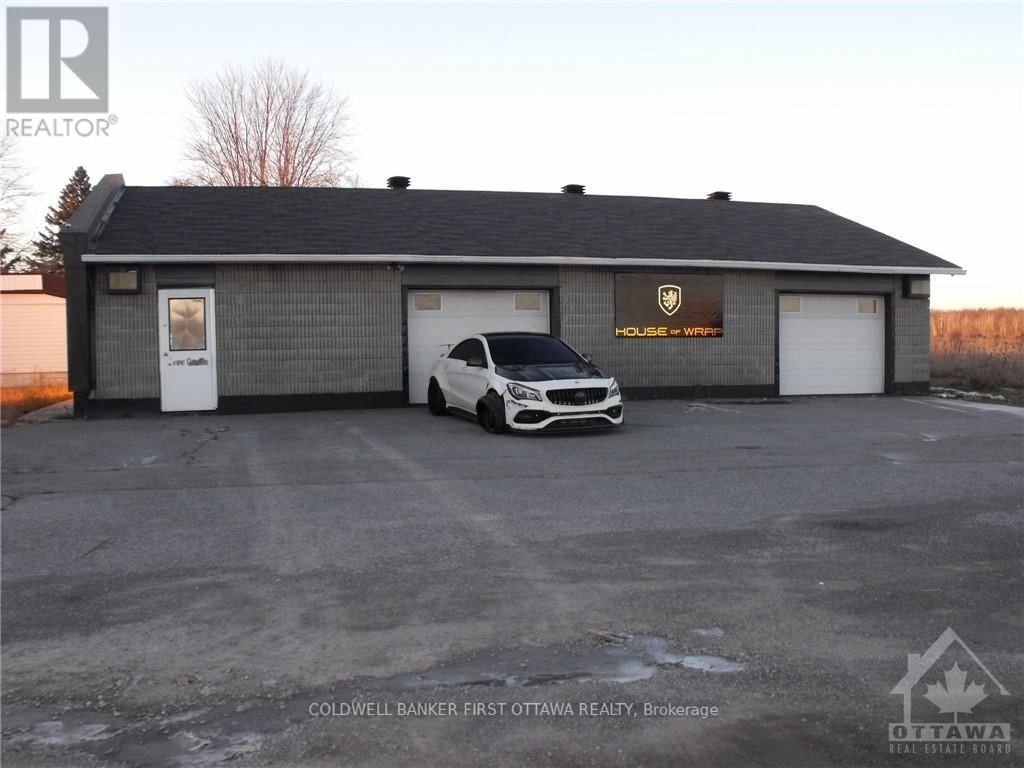 3162 DUNROBIN ROAD Image 1